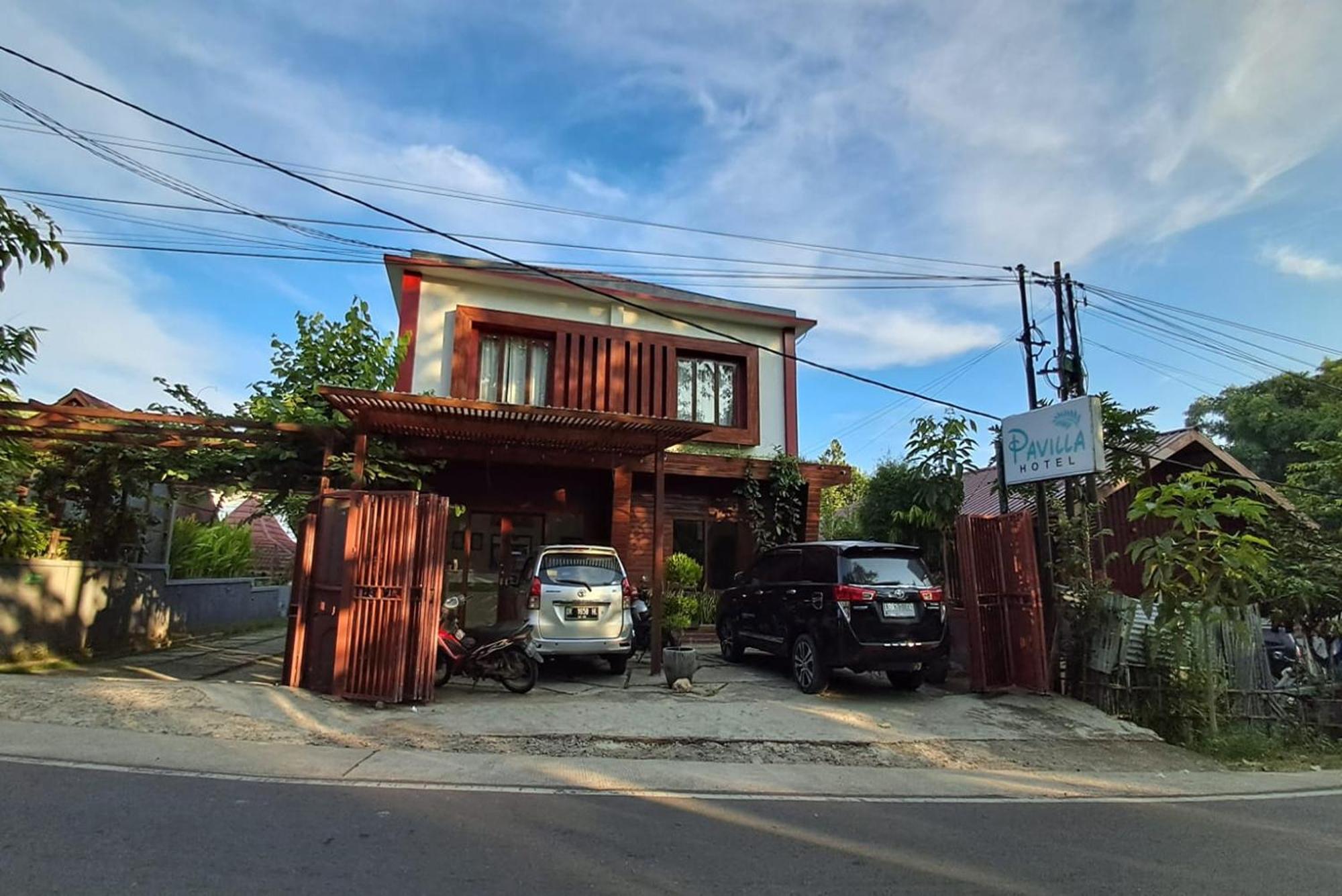Pavilla Labuan Bajo Exteriör bild