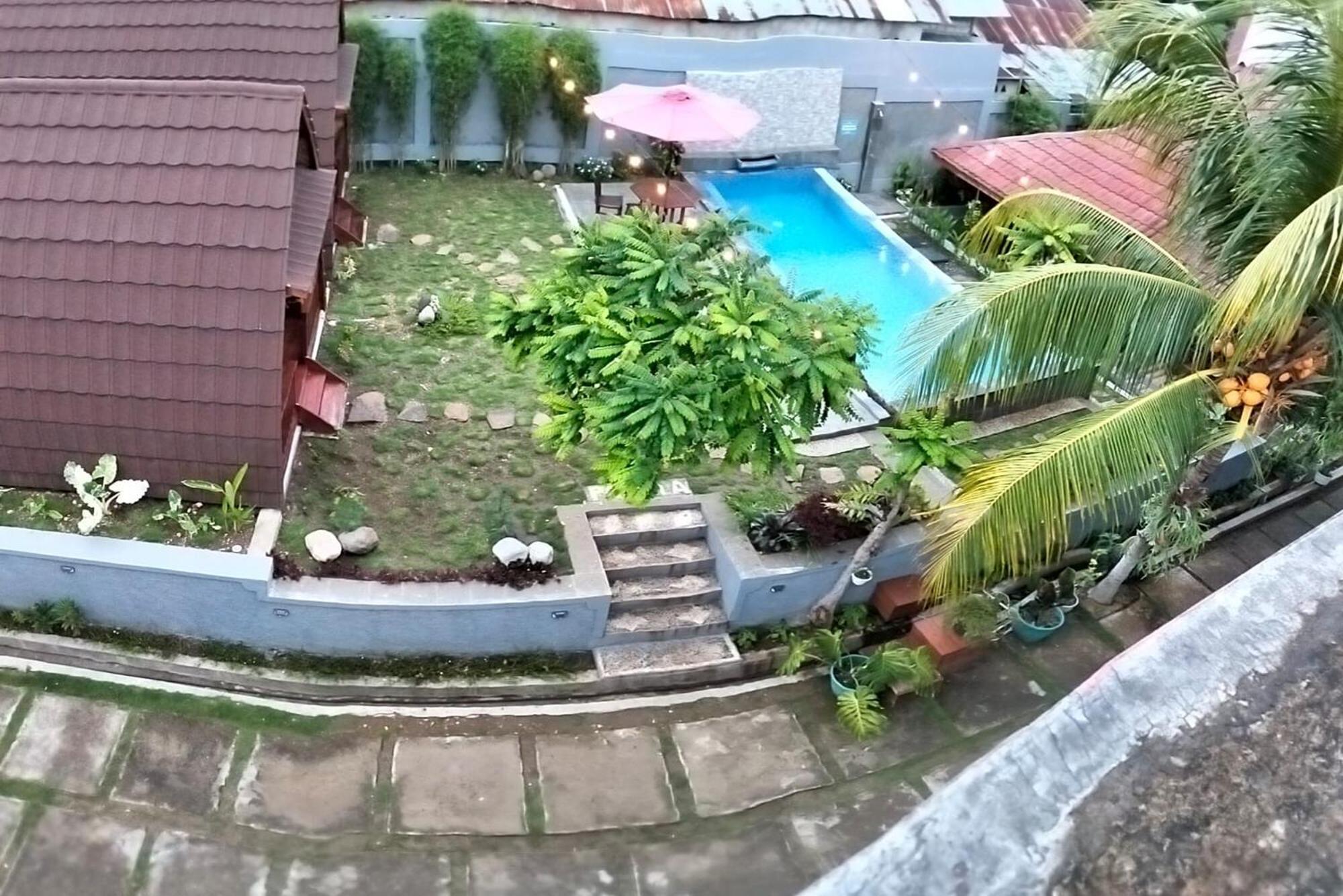Pavilla Labuan Bajo Exteriör bild
